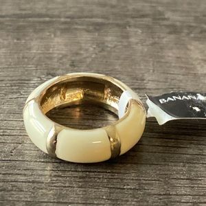 BANANA REPUBLIC |gold-tone/cream enameled ring 6